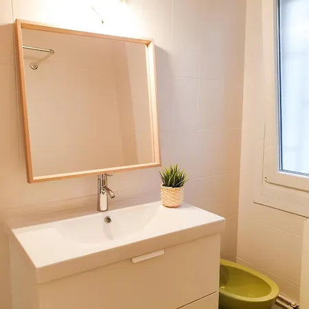 Apartment Maria Diaz De Haro Center